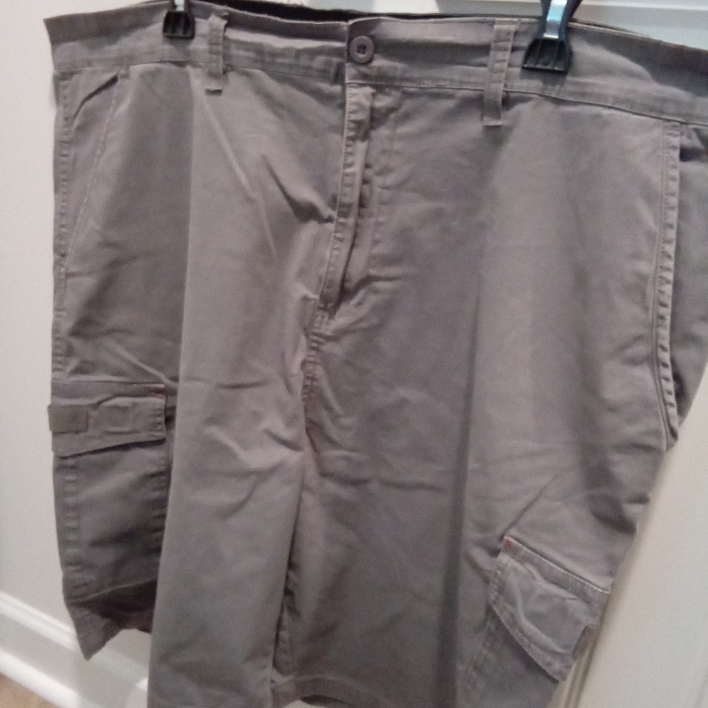 Beverly Hills Polo Club Big & Tall Size 44  Gray Flat Front Cargo Shorts